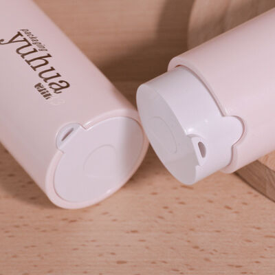 Hot Stamping Luxury cosmetics packaging bottle Custom packaging designed for cosmetic and skincare product presentation